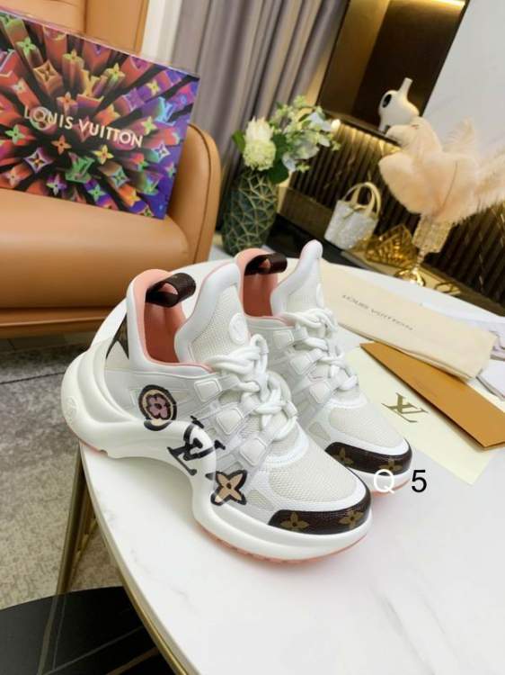 Picture of Louis Vuitton Shoes _SKULVsz35-41JY011012558